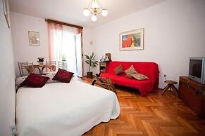 Rodrigo Apartments