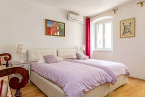 Rodrigo Apartments