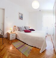 Rodrigo Apartments