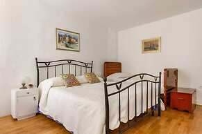 Rodrigo Apartments