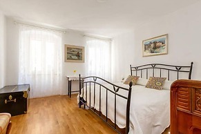 Rodrigo Apartments
