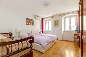 Rodrigo Apartments
