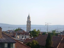 Rodrigo Apartments