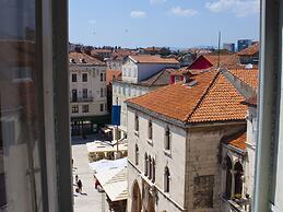 Rodrigo Apartments