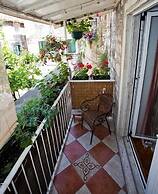 Rodrigo Apartments