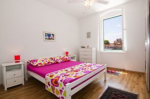 Rodrigo Apartments