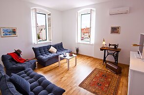 Rodrigo Apartments