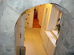 Rodrigo Apartments