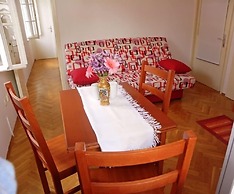 Rodrigo Apartments