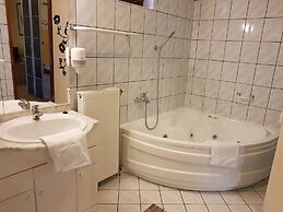 Bajor Panzio Aparthotel Restaurant - Adults Only