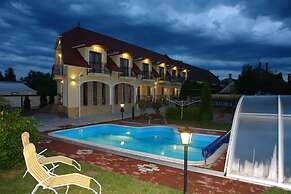 Bajor Panzio Aparthotel Restaurant - Adults Only
