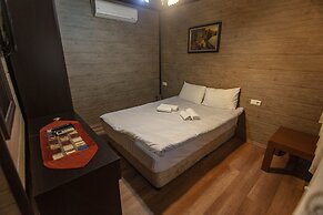 Seven Rock Cave Hotel