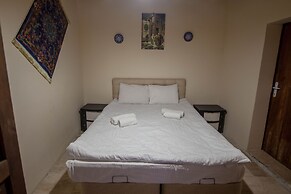 Seven Rock Cave Hotel