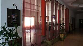 Heart Language Angkor Hotel - Hostel