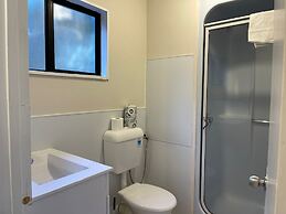Rayland Epsom Motel