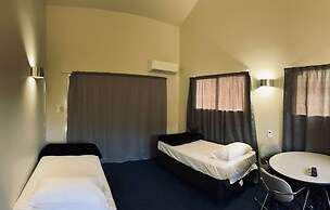 Rayland Epsom Motel