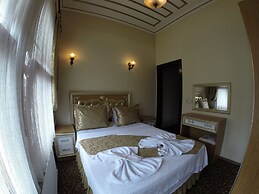 Blue Eye Suites