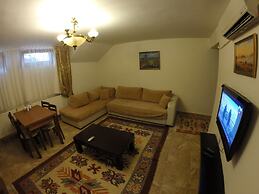 Blue Eye Suites