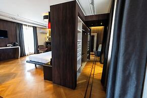 Divina Luxury Hotel