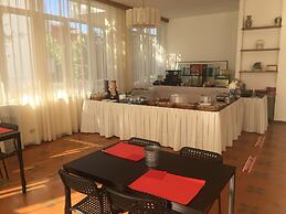 Hotel B&B Avana