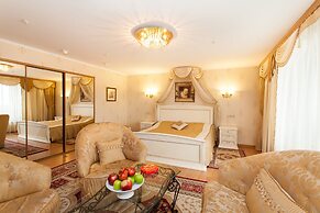 Voskhod Hotel