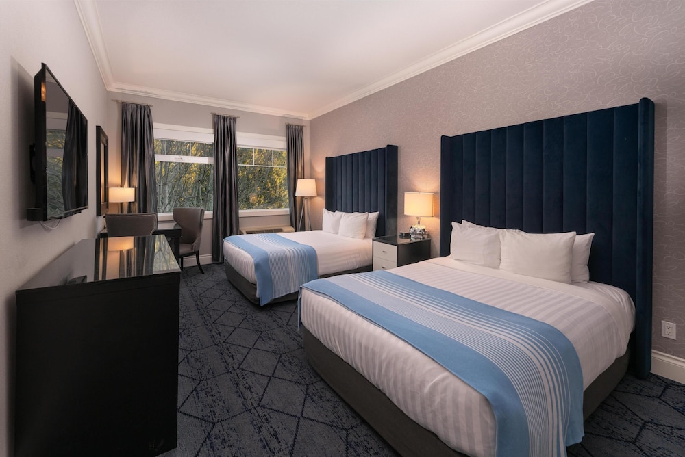 Prestige Oceanfront Resort, WorldHotels Luxury