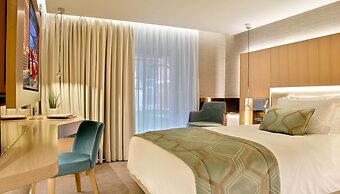 Maestral Resort & Casino