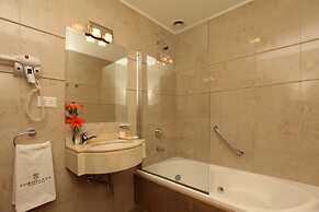 Europlaza Hotel & Suites