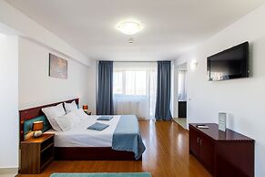 Lira Pacific Aparthotel