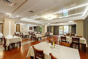 Lira Pacific Aparthotel
