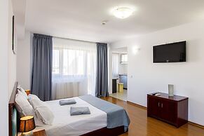 Lira Pacific Aparthotel
