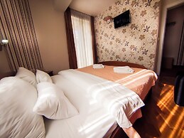 Orange Inn Hotel