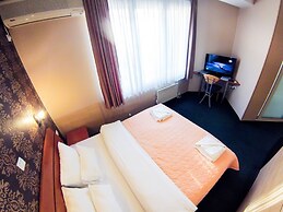 Orange Inn Hotel