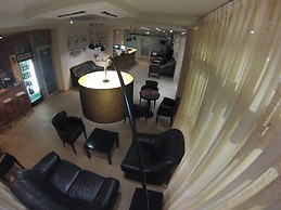 Orange Inn Hotel