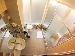 Orange Inn Hotel