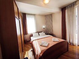 Orange Inn Hotel
