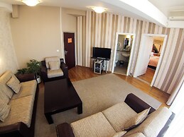 Orange Inn Hotel