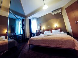 Orange Inn Hotel