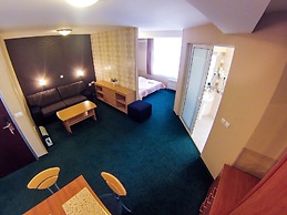 Orange Inn Hotel