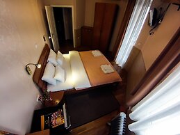Orange Inn Hotel