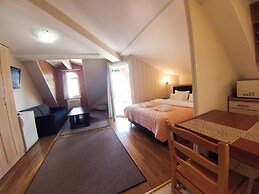 Orange Inn Hotel