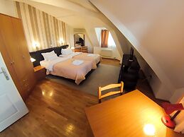 Orange Inn Hotel