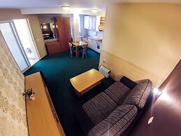 Orange Inn Hotel