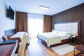 Hotel Degenija