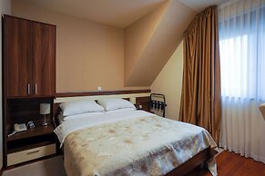 Hotel Degenija