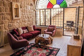 Hezen Cave Hotel