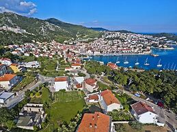 Violeta Hvar