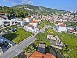 Violeta Hvar