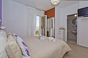 Violeta Hvar
