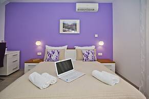 Violeta Hvar